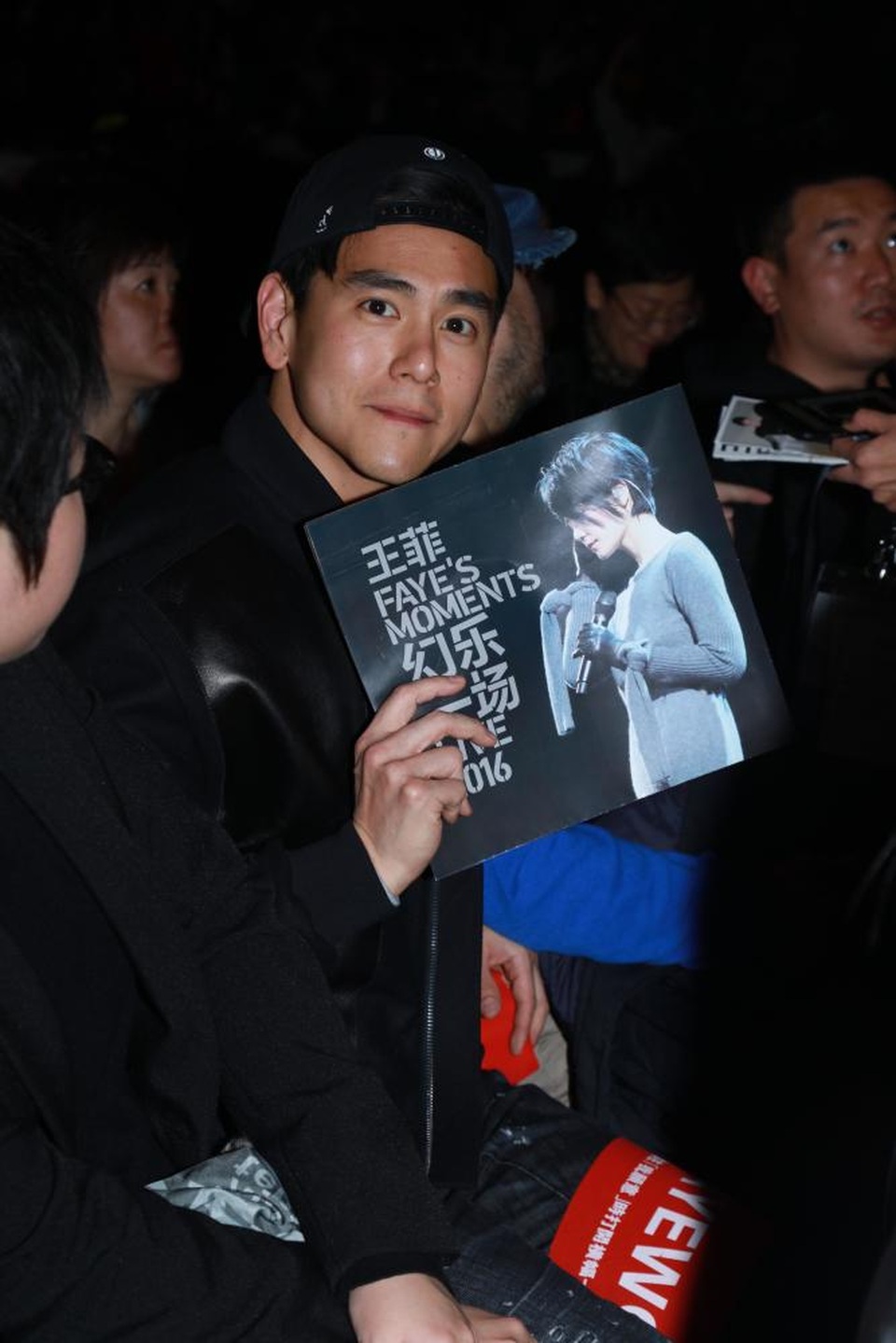 Tạ Đình Phong vắng mặt trong show diễn trở lại của Vương Phi - 15 Tạ Đình Phong vắng mặt trong show diễn trở lại của Vương Phi - 15