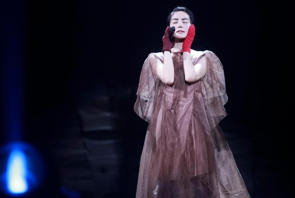 Tạ Đình Phong vắng mặt trong show diễn trở lại của Vương Phi - 8 Tạ Đình Phong vắng mặt trong show diễn trở lại của Vương Phi - 8