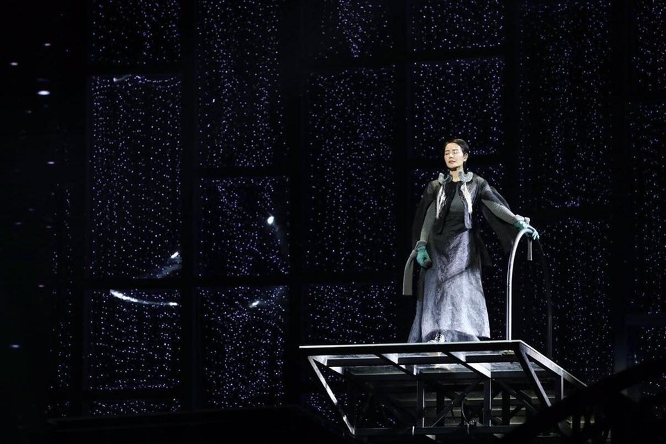 Tạ Đình Phong vắng mặt trong show diễn trở lại của Vương Phi - 6 Tạ Đình Phong vắng mặt trong show diễn trở lại của Vương Phi - 6