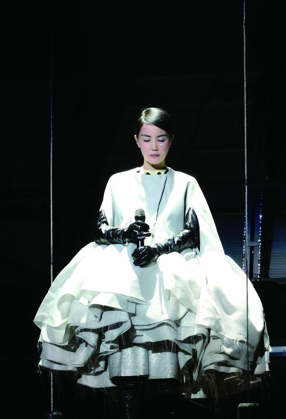 Tạ Đình Phong vắng mặt trong show diễn trở lại của Vương Phi - 3 Tạ Đình Phong vắng mặt trong show diễn trở lại của Vương Phi - 3