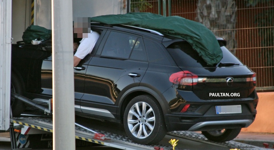 Volkswagen T-Roc chuẩn bị gia nhập phân khúc SUV cỡ nhỏ - 4