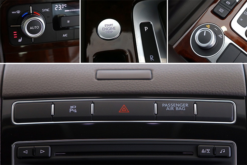 Giảm giá hàng trăm triệu đồng - Volkswagen Touareg tăng độ hấp dẫn - 10 Chiếc SUV này được trang bị khá nhiều thiết bị tiện nghi cao cấp với nội thất da, hệ thống điều hòa tự động 2 vùng độc lập, hệ thống giải trí với ổ đĩa CD có hỗ trợ USB/MP3/AUX/bluetooth với 8 loa công suất cao, hệ thống khởi động bằng nút bấm...