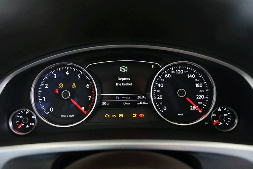 Giảm giá hàng trăm triệu đồng - Volkswagen Touareg tăng độ hấp dẫn - 15 Giảm giá hàng trăm triệu đồng - Volkswagen Touareg tăng độ hấp dẫn - 15