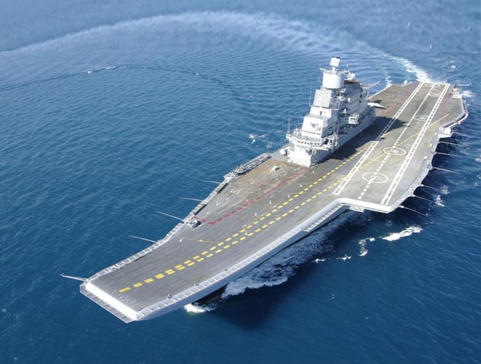 Hải quân Ấn Độ, sư tử đại dương đáng gờm khiến Trung Quốc lạnh sống lưng - 4
Nổi bật nhất là tàu sân bay Vikramaditya tượng trưng cho sức mạnh hải quân Ấn Độ. Tàu được trang bị những phi đội tiêm kích hạm MiG-29K đầy uy lực.