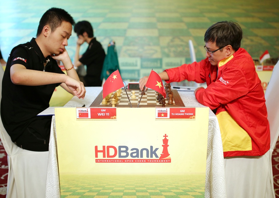 Vắng Trường Sơn, khả năng vô địch của Quang Liêm tại giải cờ vua HDBank có bị ảnh hưởng? - 2 Thách thức hàng đầu của Quang Liêm trên đường đến ngôi cao nhất sẽ là hạt giống số 1 Wei Yi (trái)