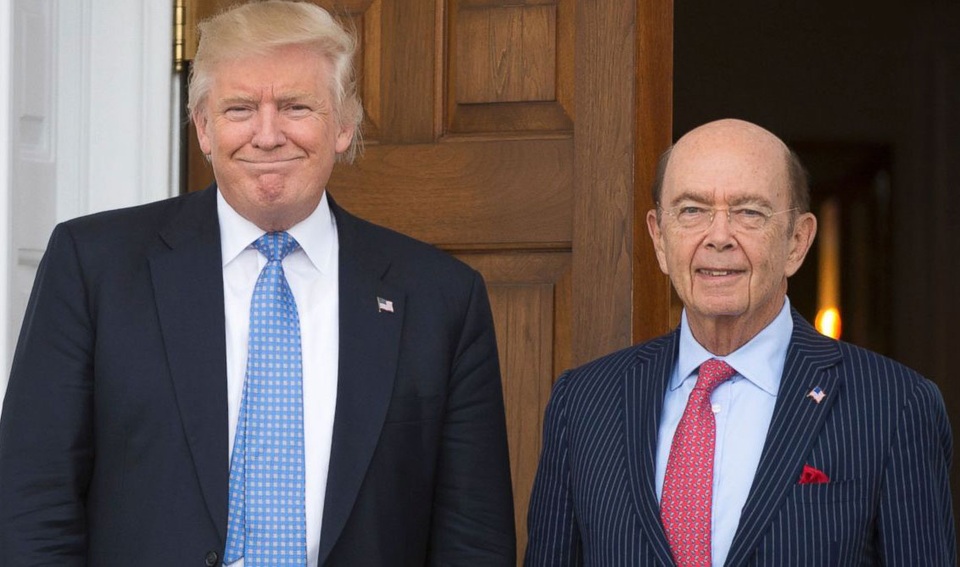Mỹ nói đang đàm phán với các nước châu Á tìm phương án thay thế TPP - 1
Tổng thống Mỹ Donald Trump và Bộ trưởng Thương mại Mỹ Wilbur Ross (Ảnh: Abcnews)