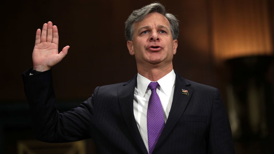 Thượng viện Mỹ phê chuẩn giám đốc FBI từ chối trung thành với ông Trump - 1 Ông Christopher Wray tuyên thệ trong phiên điều trần trước Thượng viện Mỹ hôm 12/7 (Ảnh: Reuters)