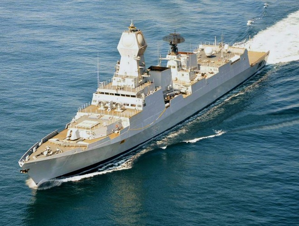 Hải quân Ấn Độ, sư tử đại dương đáng gờm khiến Trung Quốc lạnh sống lưng - 12
Tàu Kolkata trang bị 16 ống phóng thẳng đứng sử dụng tên lửa hành trình chống hạm PJ-10 BrahMos. Tên lửa có tốc độ tới 3.700 km/h nên việc đánh chặn gần như là “nhiệm vụ bất khả thi”. BrahMos mang theo đầu đạn nặng 300 kg.