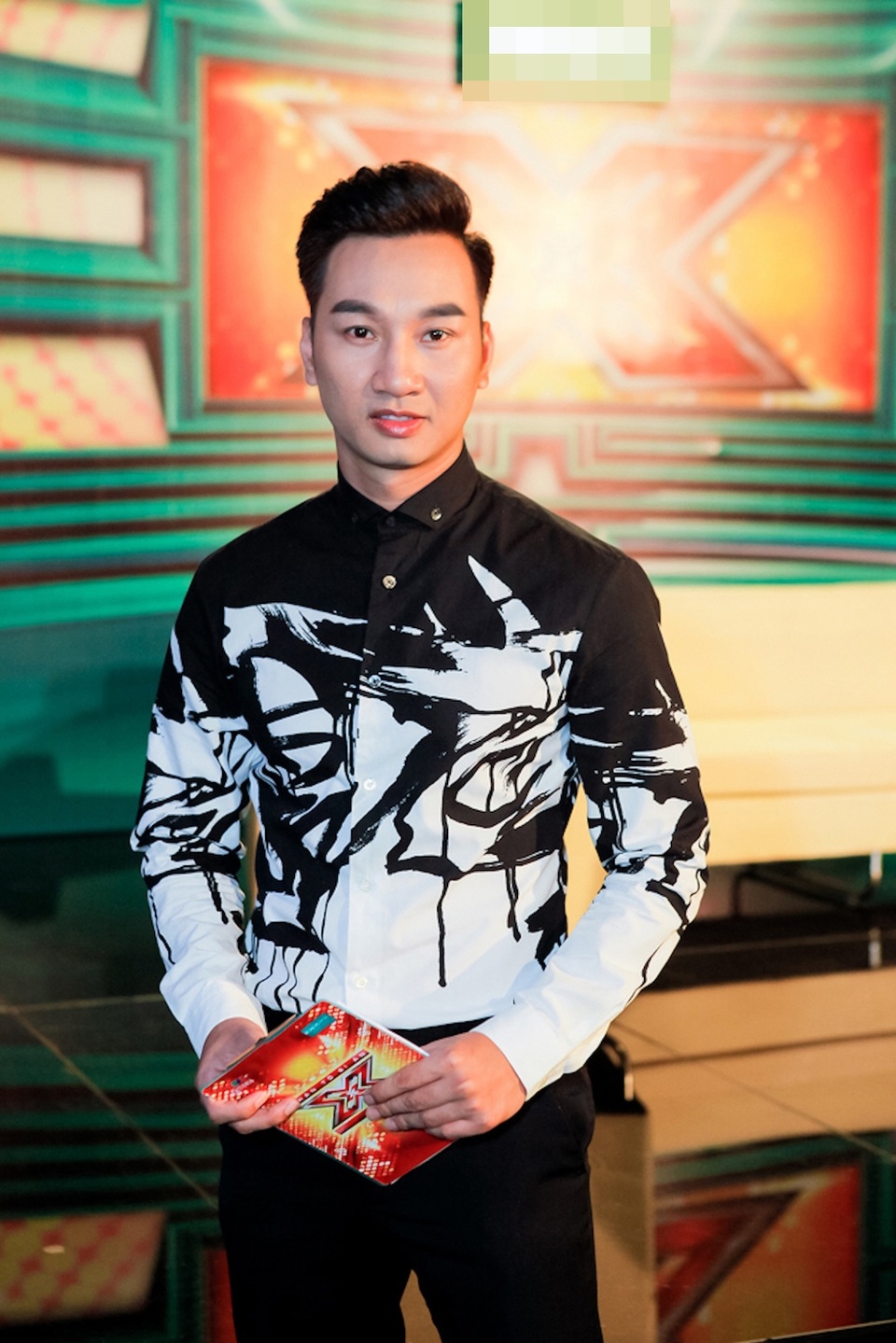 MC Thành Trung: “Sau nửa năm cưới, chúng tôi vẫn chưa thể đi trăng mật” - 3 Trước khi quen biết Ngọc Hương, Thành Trung vẫn đang còn là một chàng diễn viên thường xuyên xuất hiện với vai trò khách mời bình luận của chương trình Cà phê sáng. Đầu năm 2014, thời điểm Thành Trung và Ngọc Hương bắt đầu bước vào mối quan hệ chính thức cũng chính là lúc anh bắt đầu chuyển hướng sang làm MC.