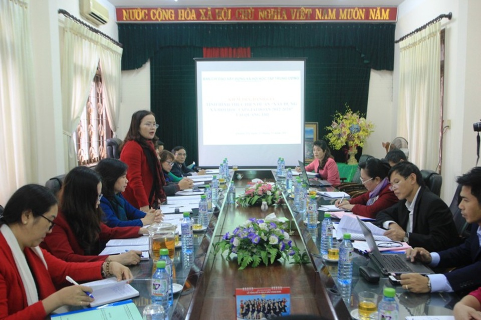 Lãnh đạo Sở GD-ĐT Quảng Trị, Phó ban chỉ đạo xây dựng Xã hội học tập tỉnh thông tin về hoạt động khuyến học, khuyến tài, xây dựng Xã hội học tập