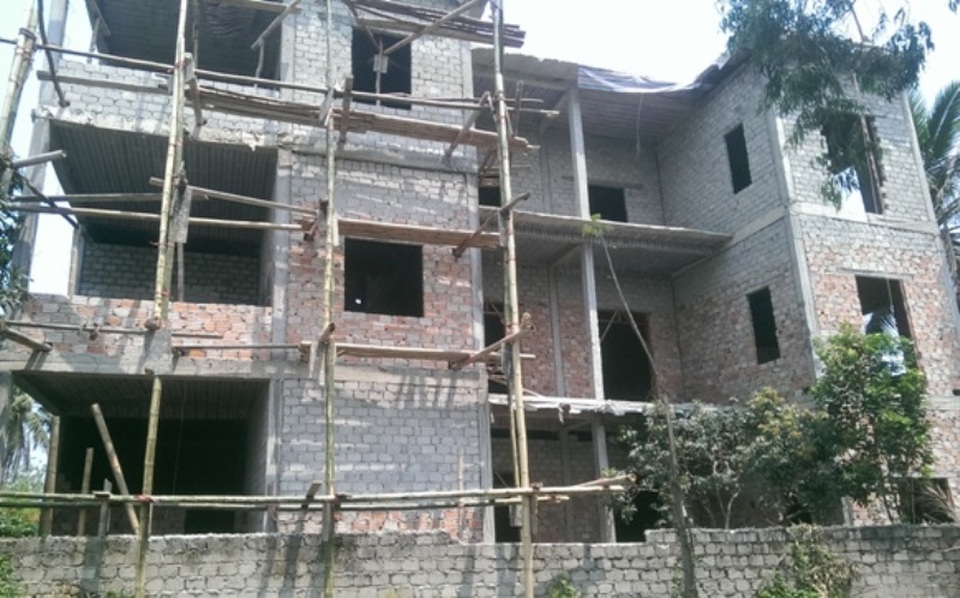 Vụ xây nhà lầu vẫn thuộc hộ nghèo: Yêu cầu địa phương xác minh - 1 Nhiều gia đình có điều kiện, lại là cán bộ thôn vẫn thuộc diện hộ nghèo