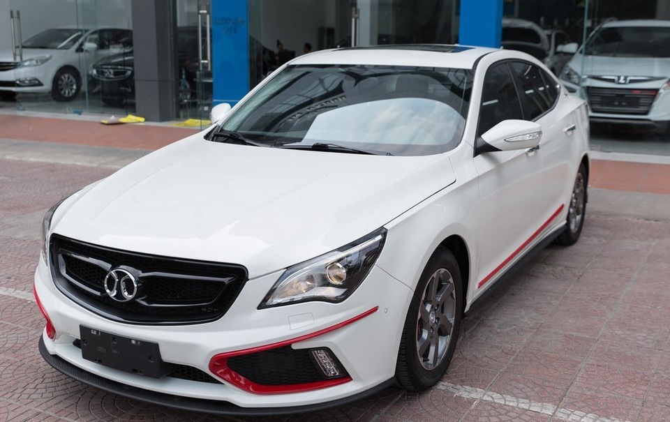 Nhập "cắc bụp", xế hộp siêu rẻ Trung Quốc đang bán cho ai ở Việt Nam? - 1 Xe con Trung Quốc nhập về số lượng ít để thăm dò thị trường Việt Nam.