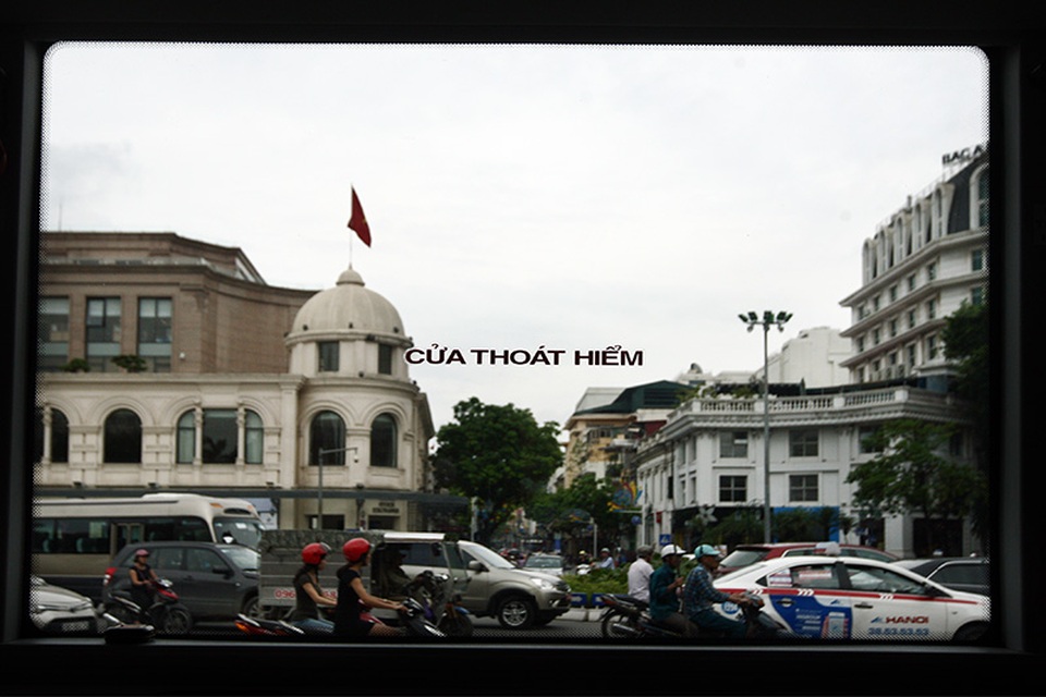 Các vị trí thoát hiểm trên xe