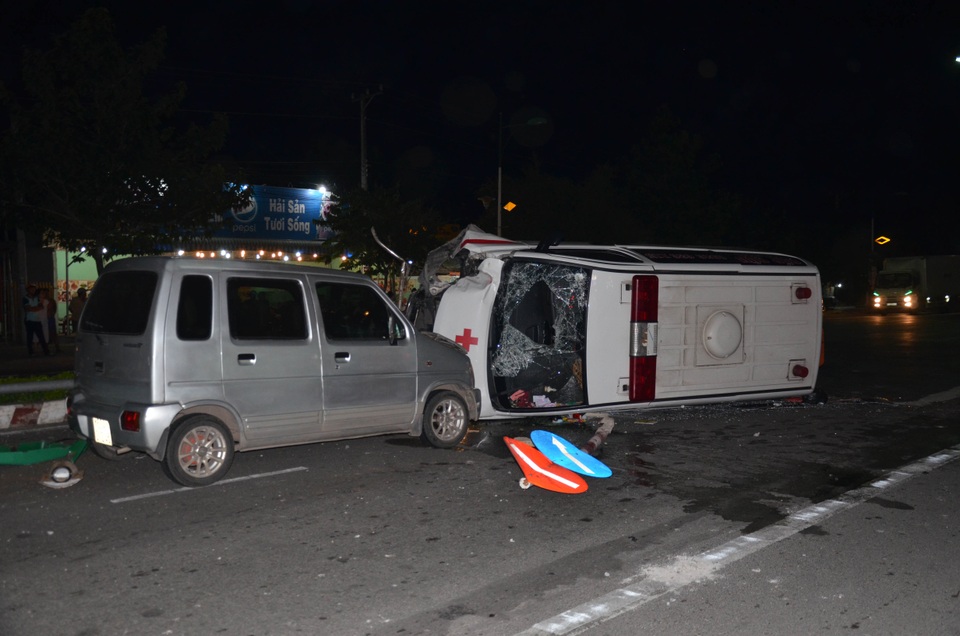 
Hiện trường vụ tai nạn liên hoàn khiến 1 người tử vong.
