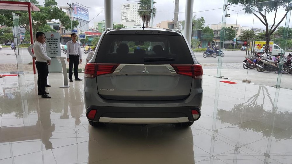 Doanh nghiệp Nhật mong Thủ tướng tháo gỡ khó khăn về nhập khẩu xe ô tô - 1 Liên đoàn các tổ chức kinh tế Nhật mong Thủ tướng xem xét tháo gỡ khó khăn về thủ tục nhập khẩu ô tô vào Việt Nam