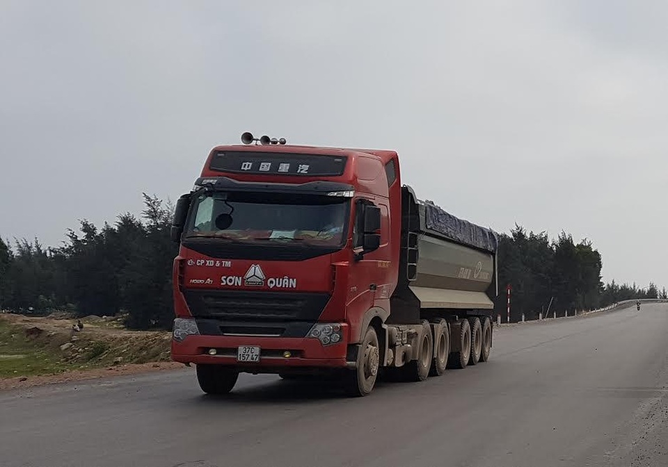 Xe quá tải lũ lượt né trạm cân lưu động - 2