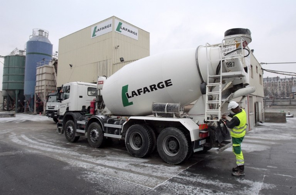 
Một xe tải của công ty xi măng Lafarge (Ảnh minh họa: AFP)
