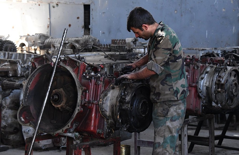 Cận cảnh nơi “hồi sinh” xe tăng cho các trận chiến ở Syria - 10 Các phương tiện quân sự như xe tăng đóng vai trò quan trọng trong các cuộc chiến chống nhóm nổi dậy và khủng bố của chính phủ Syria.