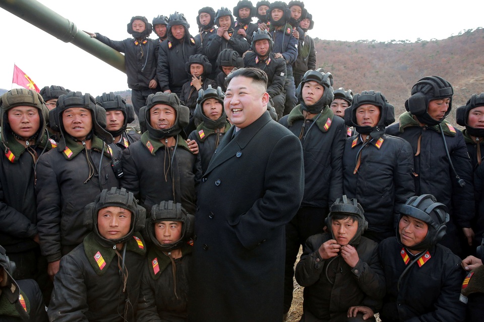 Ông Kim Jong-un ca ngợi sức mạnh của xe tăng Triều Tiên - 1 Hãng thông tấn quốc gia Triều Tiên (KCNA) ngày 1/4 đưa tin nhà lãnh đạo Kim Jong-un đã trực tiếp chỉ đạo cuộc thi giữa các đơn vị tăng thiết giáp thuộc Quân đội Nhân dân Triều Tiên (KPA) năm 2017. (Ảnh: KCNA)