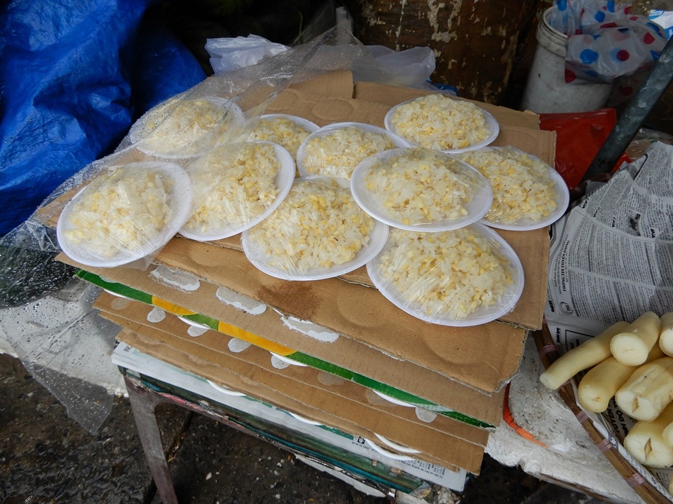 Thị trường Tết Đoan Ngọ "đìu hiu" - 3 Các mặt hành để cúng Tết như xôi...
