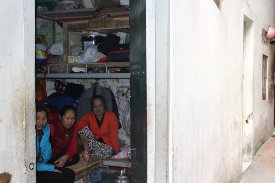 Quay quắt những mảnh đời ở xóm chạy thận - 3 Căn phòng cho 3 người cùng sinh hoạt.