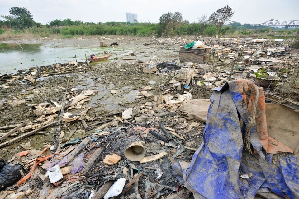 
Xóm thuyền bè đã biến mất sau 40 năm tồn tại. Dự kiến nơi đây sẽ được dọn dẹp để sạch sẽ trong thời gian tới.
