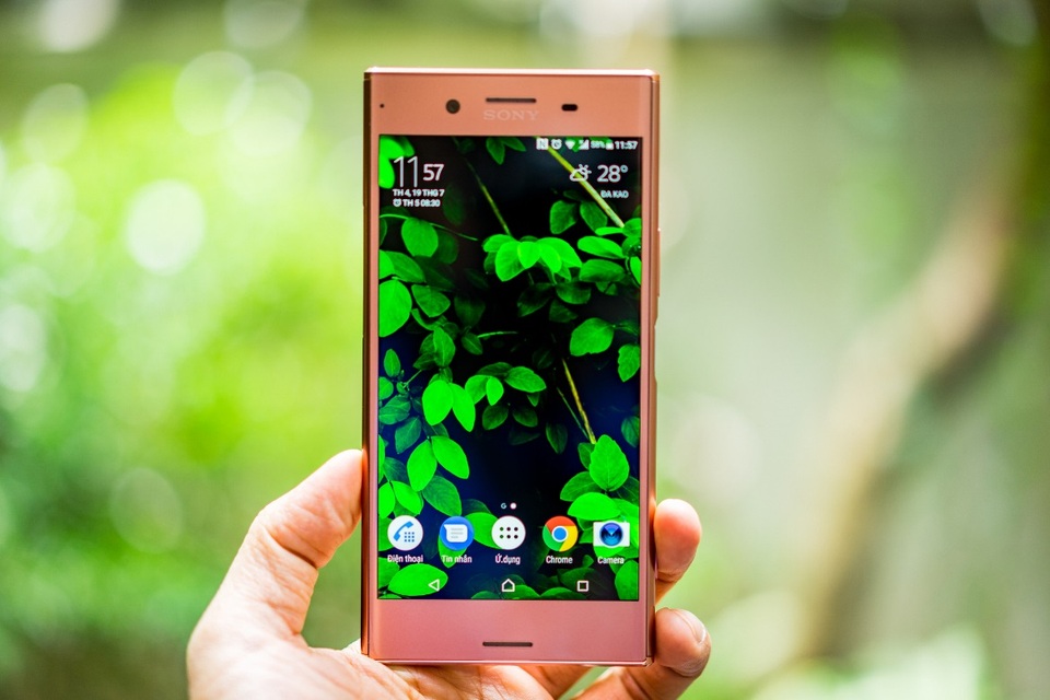 Cận cảnh vẻ gợi cảm của Xperia XZ Premium hồng quý phái - 5 Màn hình 4K HDR đầu tiên trên thế giới cho phép Xperia XZ Premium tái hiện hình ảnh sắc nét như trên TV Bravia cao cấp