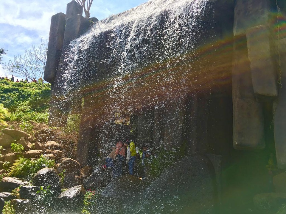 Người dân du xuân vùng đất Tây Nguyên - 1