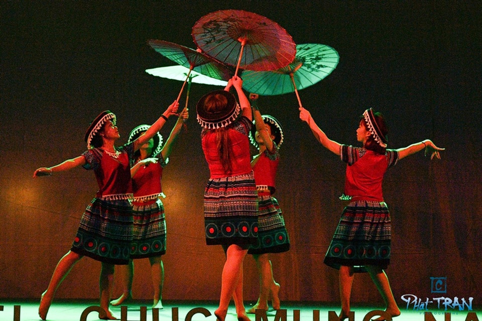 Gala Tết 2017 của DHS Việt tại Toulouse: Xuân rực rỡ, Tết ngập tràn - 17 Gala Tết 2017 của DHS Việt tại Toulouse: Xuân rực rỡ, Tết ngập tràn - 17