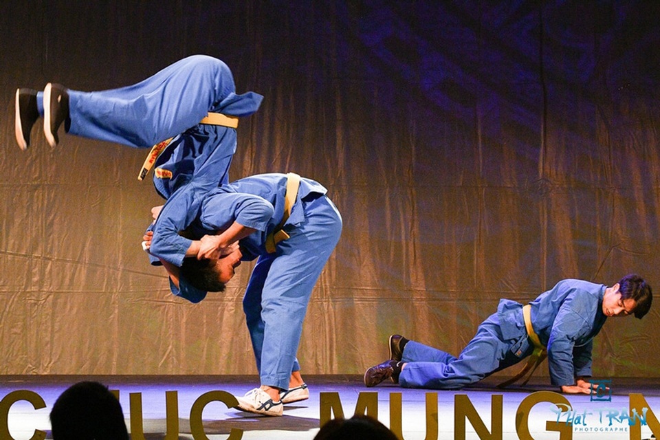 Gala Tết 2017 của DHS Việt tại Toulouse: Xuân rực rỡ, Tết ngập tràn - 20 Gala Tết 2017 của DHS Việt tại Toulouse: Xuân rực rỡ, Tết ngập tràn - 20