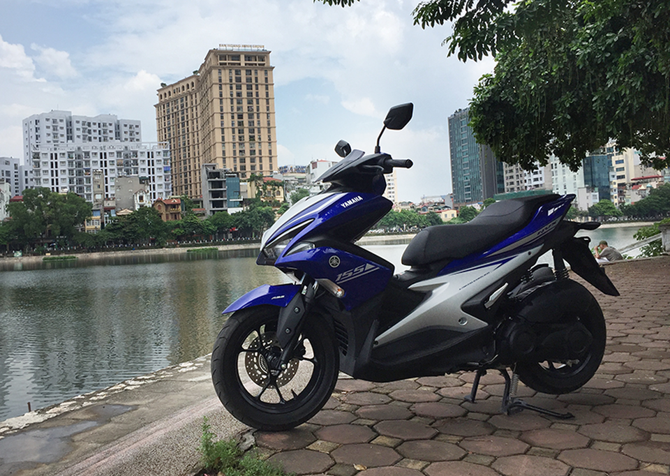 Thay giảm xóc sau, Yamaha hoàn thiện NVX - 2
NVX là mẫu xe thay thế cho Nouvo, với kiểu dáng thể thao và nhiều trang thiết bị hiện đại nhất mà Yamaha đang có.