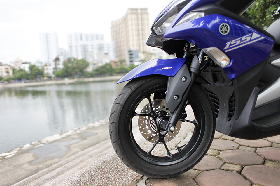 Thay giảm xóc sau, Yamaha hoàn thiện NVX - 3 Hệ thống phanh ABS
