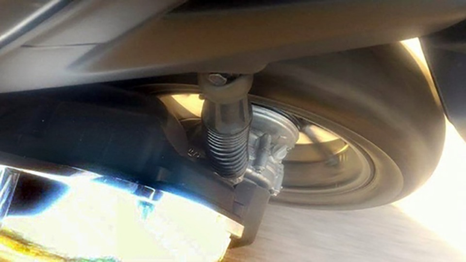 Yamaha NVX vừa ra mắt đã bị lỗi hệ thống giảm xóc? - 5 Yamaha NVX vừa ra mắt đã bị lỗi hệ thống giảm xóc? - 5