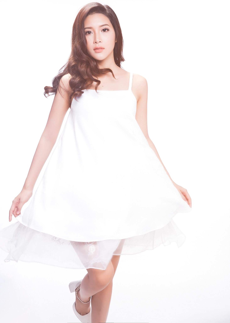 Diễn viên “Zippo, Mù tạt và em” sexy với mốt giấu quần, lộ “siêu vòng 3” - 13