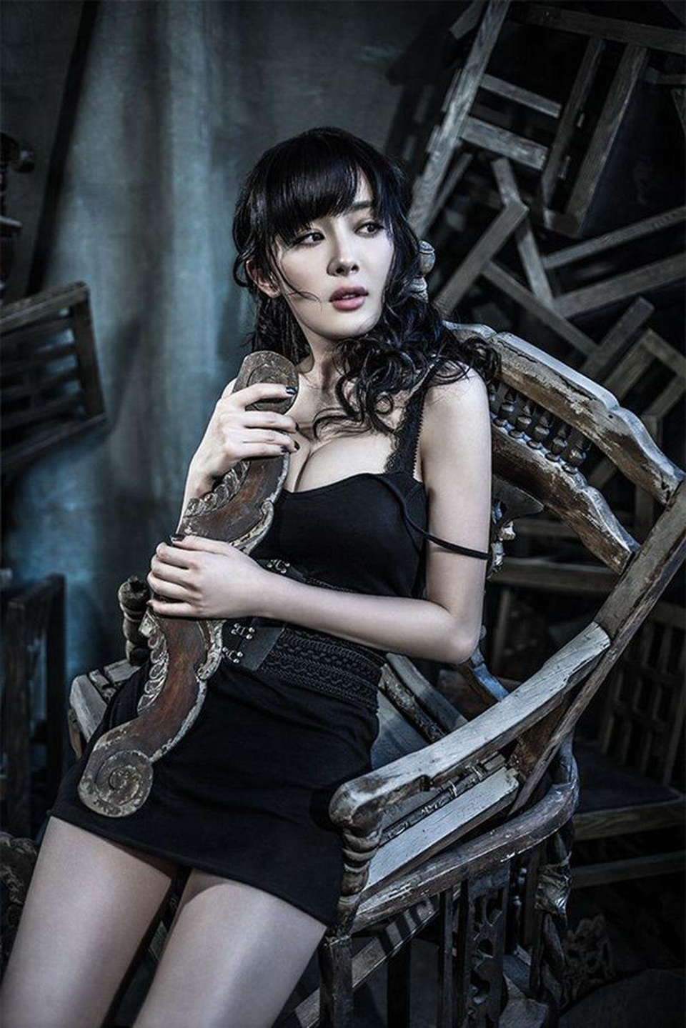 Dương Mịch khoe vòng một căng tròn - 8 Dương Mịch khoe vòng một căng tròn - 8