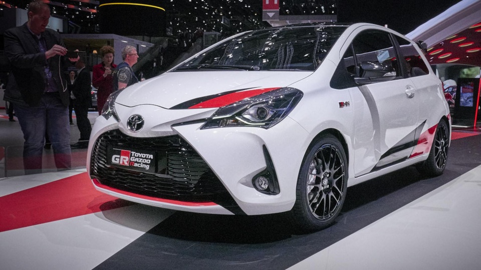 Ford Fiesta ST không phải đối thủ của Toyota Yaris GRMN - 1
GRMN là chữ viết tắt của cụm từ Gazoo Racing Masters of Nurburgring (Giải đua xe Gazoo do Toyota tổ chức). Toyota Yaris GRMN được sản xuất dựa theo cảm hứng từ những mẫu xe đua của hãng tại giải World Rally Championship.