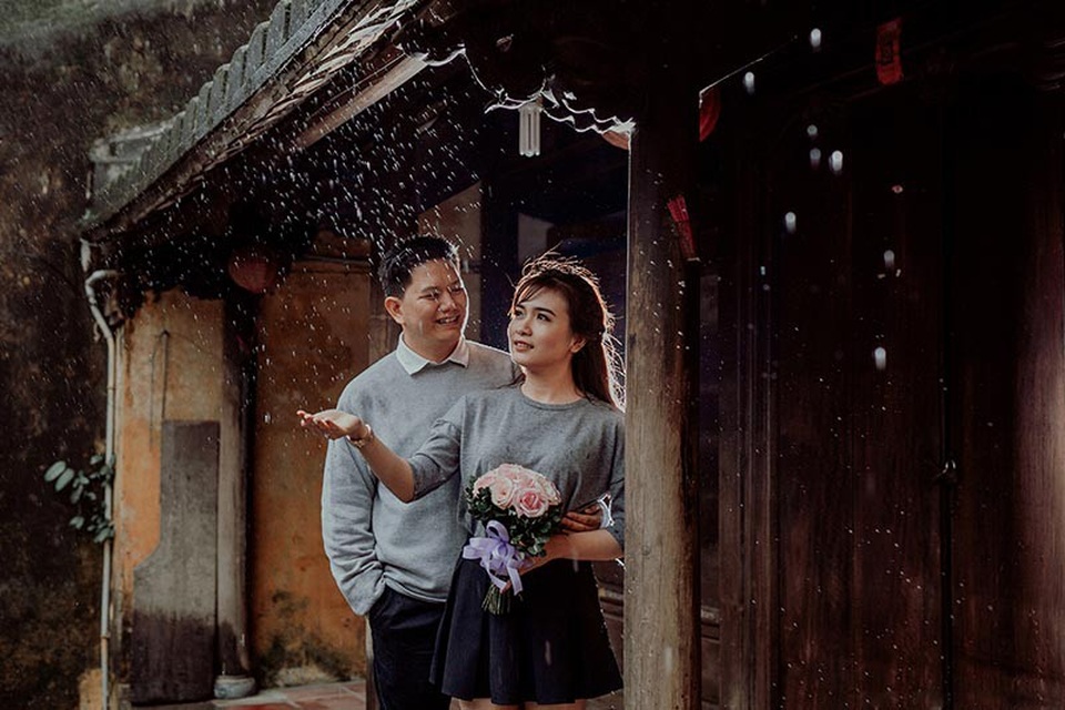 Cái kết đẹp cho chuyện tình đơn phương 3 năm của chàng trai Bình Dương - 1
Đó là câu chuyện tình yêu của Trần Thị Bảo Châu (sinh năm 1991) và Nguyễn Hà Hào Hiệp (sinh năm 1983), cả hai đều đến từ Bình Dương.