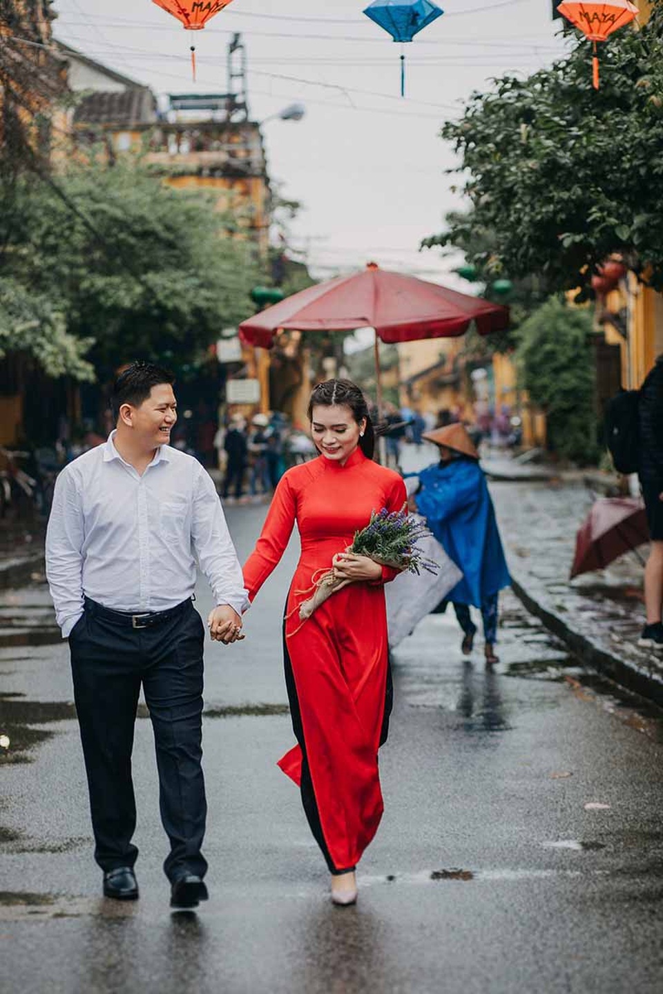 Cái kết đẹp cho chuyện tình đơn phương 3 năm của chàng trai Bình Dương - 9
Trong chuyến du lịch của cả hai, Hào Hiệp bí mật mua nhẫn để cầu hôn Bảo Châu.