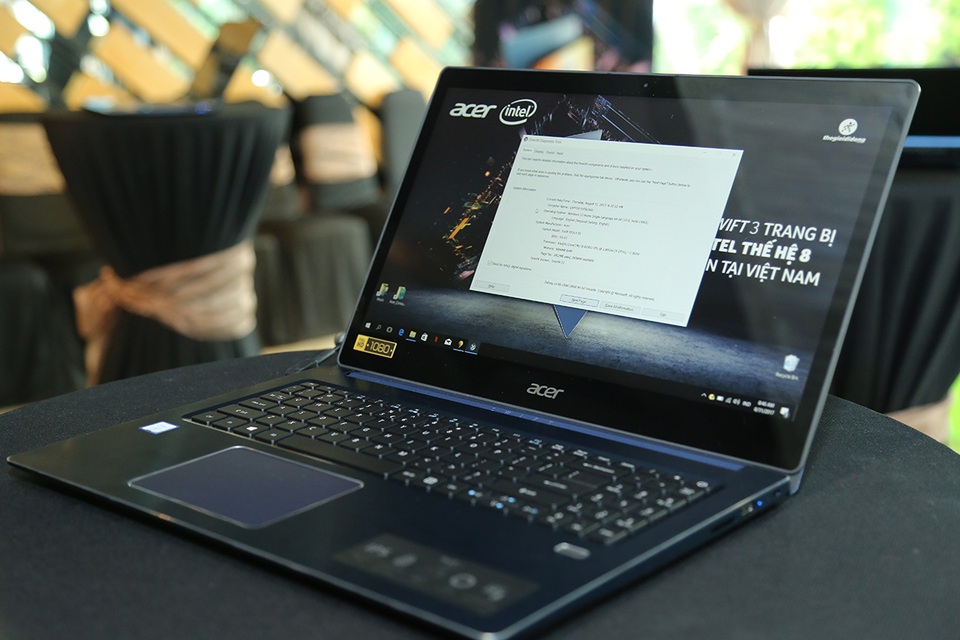 Cận cảnh laptop Acer chạy vi xử lý Core I thế hệ 8 đầu tiên tại VN - 1 Acer Swift 3