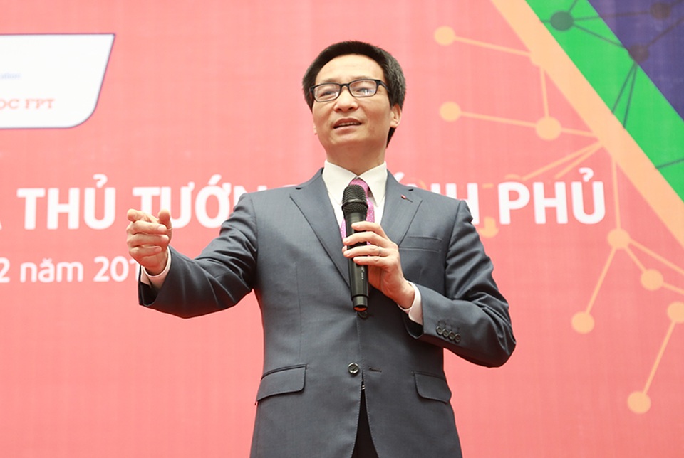 
Phó Thủ tướng Vũ Đức Đam nói chuyện với sinh viên ĐH FPT về cuộc cách mạng công nghiệp lần thứ 4 và sự sẵn sàng của thế hệ trẻ khi bước vào thị trường lao động toàn cầu
