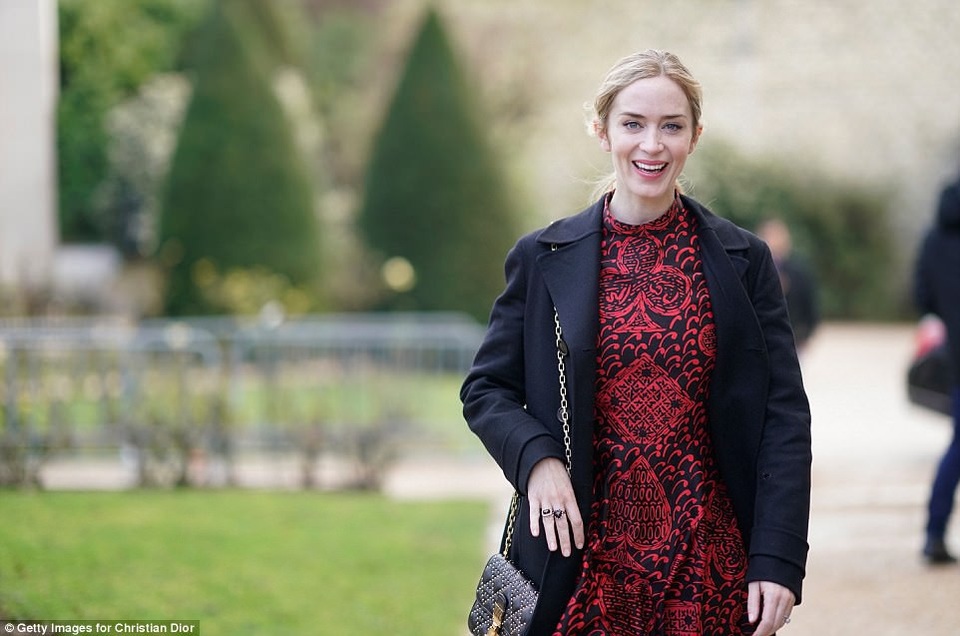 Người đẹp nhộn nhịp đi xem show diễn lớn - 11
Emily Blunt