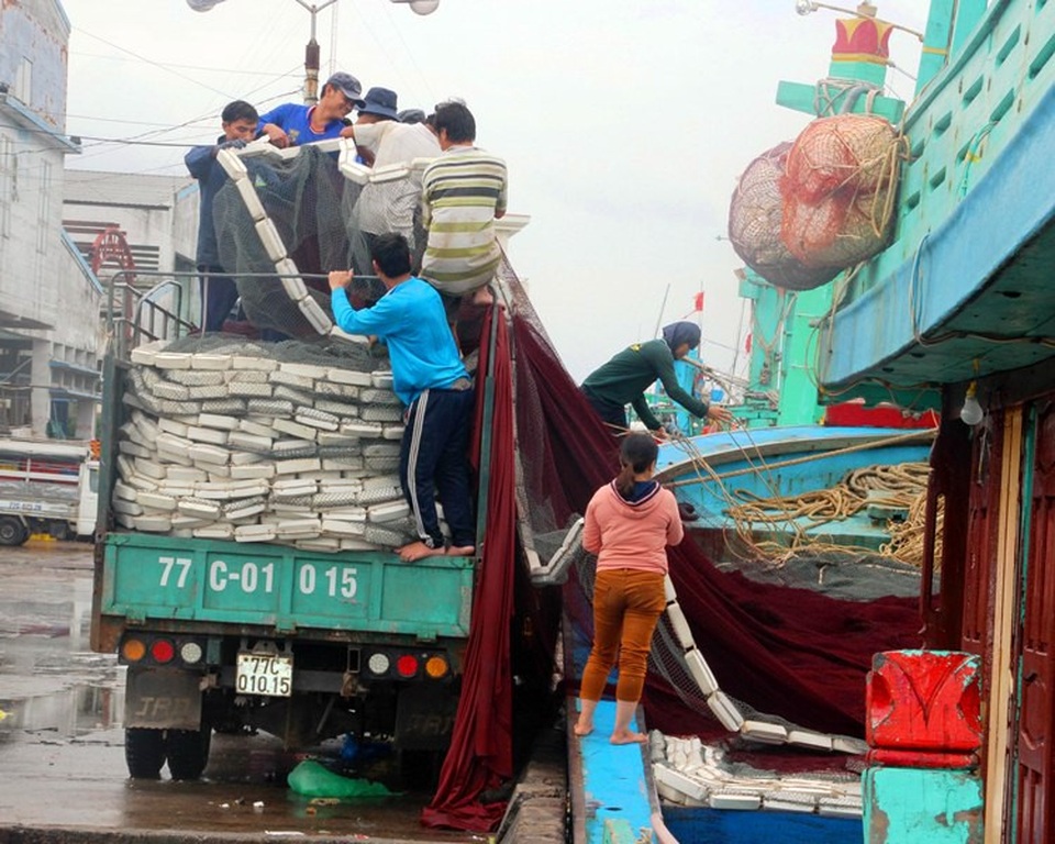 Đầu năm nhiều tàu cá trúng đậm cá ngừ, ngư dân thu tiền tỷ - 2
Dù trái vụ đánh bắt thủy sản nhưng do đang được mùa cá nên ngư dân tránh thủ vươn khơi đánh bắt thủy sản.