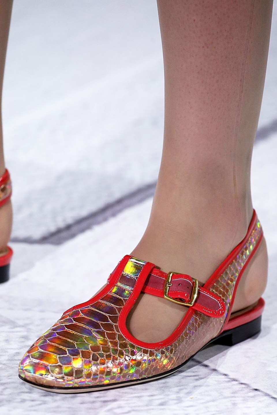 Những xu hướng giày dép mới của năm 2018 - 11
Anya Hindmarch