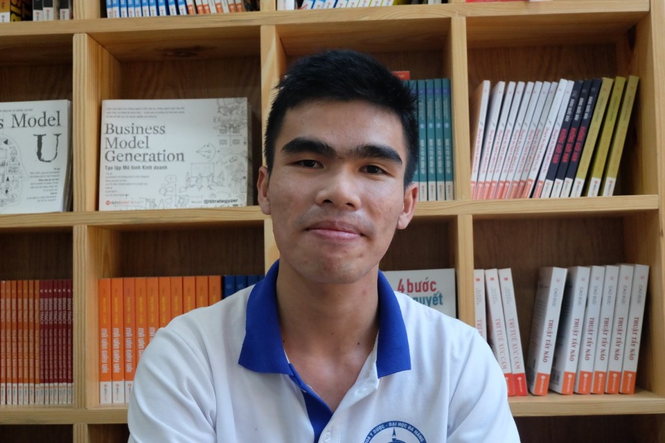 Lê Hữu Linh Viễn - SV năm 4, khoa Y Dược, ĐH Đà Nẵng) - vừa được Giải thưởng Sao Tháng Giêng của Hội Sinh viên Việt Nam vinh danh