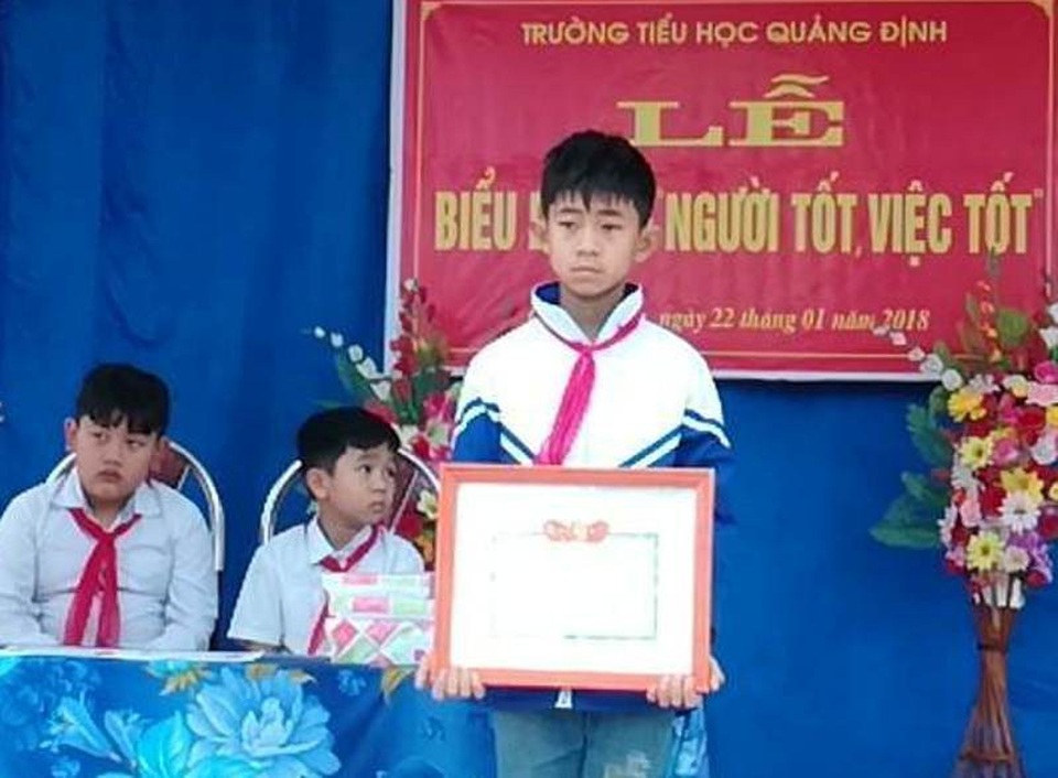 Học sinh lớp 5 trả lại hơn 16 triệu đồng nhặt được - 2 Em Thái cũng đã được nhà trường khen thưởng