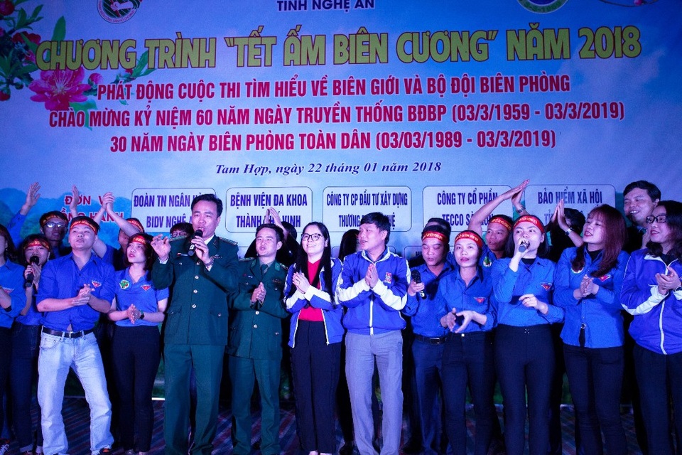 Tết đến sớm với đồng bào biên giới xứ Nghệ - 5 Giao lưu văn nghệ.