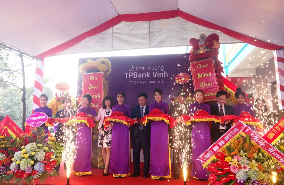 TPBank khai trương liên tiếp 2 điểm giao dịch mới tại Cẩm Phả, Quảng Ninh và TP. Vinh - 1 TPBank Vinh có địa chỉ tại số 140 đại lộ Lenin, TP Vinh, tỉnh Nghệ An