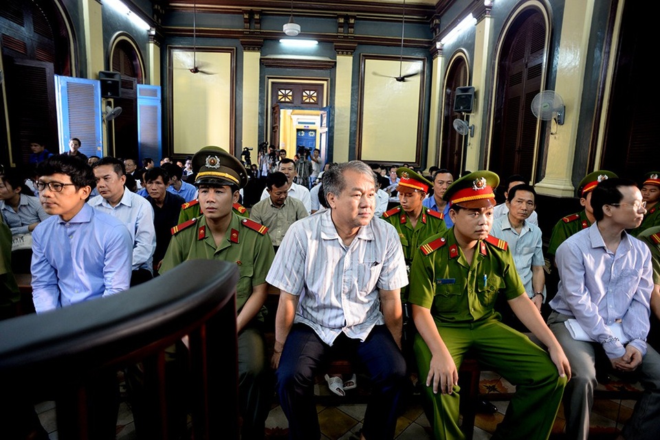 Đại án VNCB: Nhân viên TPBank kêu oan, cho là chỉ làm theo chỉ đạo - 1 Phạm Công Danh cùng đồng phạm tại phiên tòa.