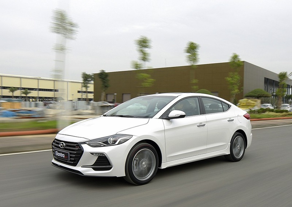 Hyundai Elantra Sport khởi điểm từ 729 triệu đồng - 1 Hyundai Elantra Sport khởi điểm từ 729 triệu đồng - 1