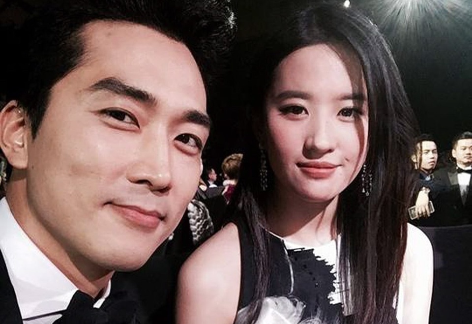 Song Seung Heon và Lưu Diệc Phi chính thức chia tay - 1 
Song Seung Heon và Lưu Diệc Phi đã chia tay sau 3 năm bên nhau.
